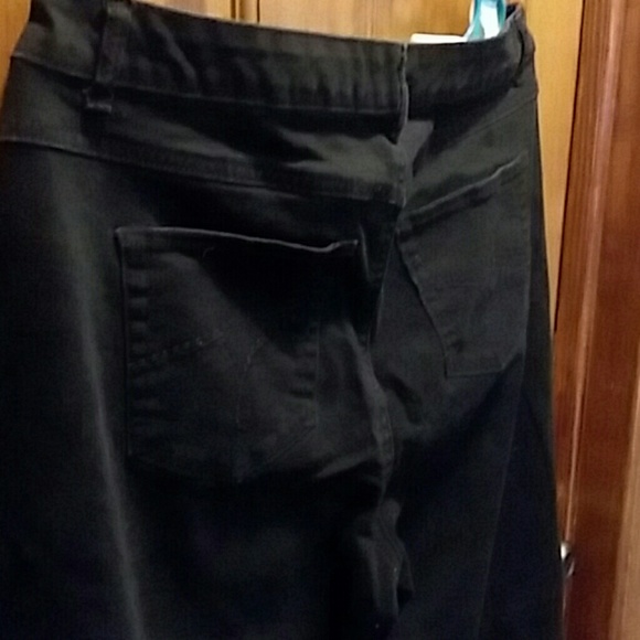 Jeans - Picture 3 of 4